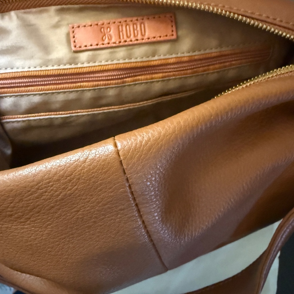 HOBO Advance Shoulder Bag Warm Honey - Picture 6 of 9